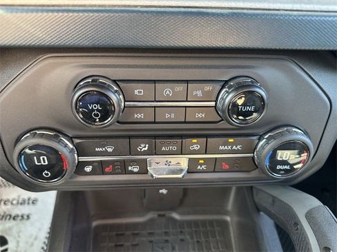 New 2024 Ford Bronco Outer Banks w/ Sasquatch Package image 18