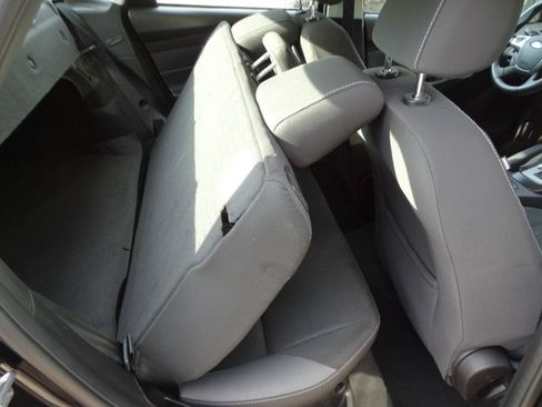 Used 2014 Ford Focus SE w/ SE Winter Package FWD image 28