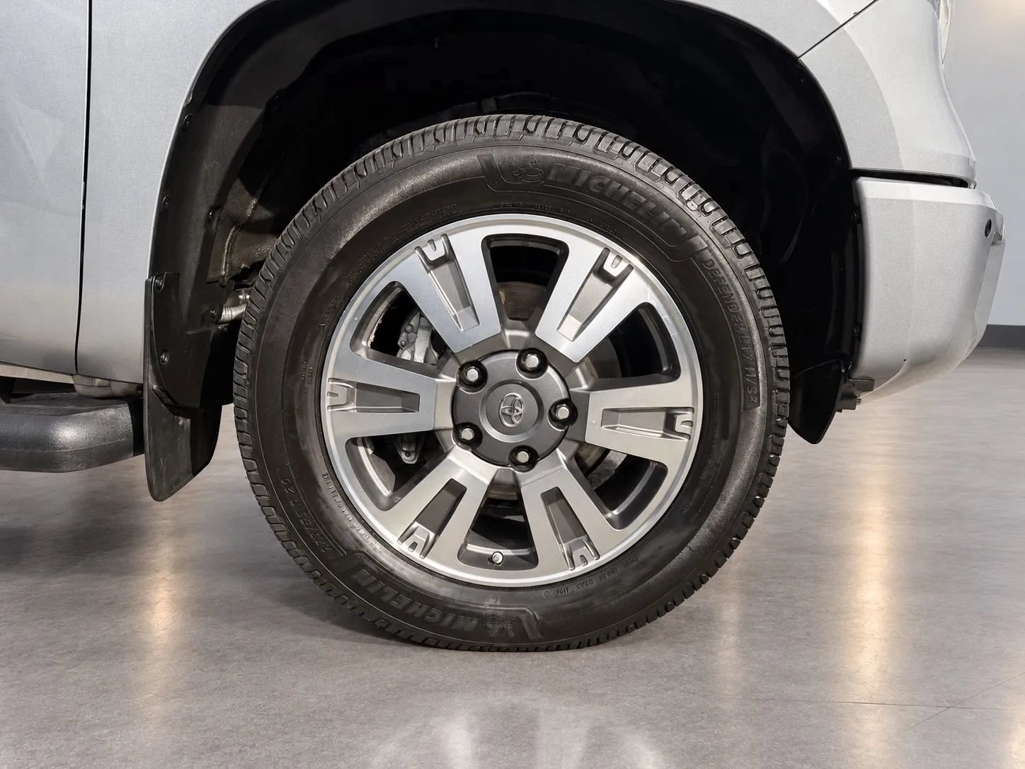 Used 2018 Toyota Tundra Platinum AWD/4WD image 25