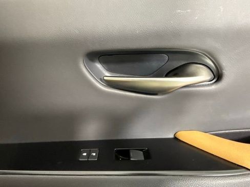 Used 2023 Lexus UX 250h FWD w/ Accessory Package (Z2) image 37