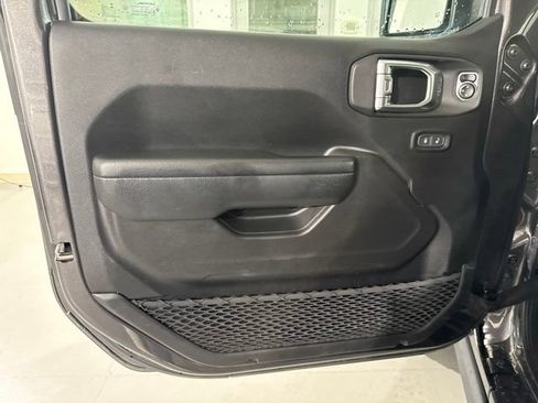 Used 2024 Jeep Wrangler Unlimited Rubicon 4xe AWD/4WD image 17