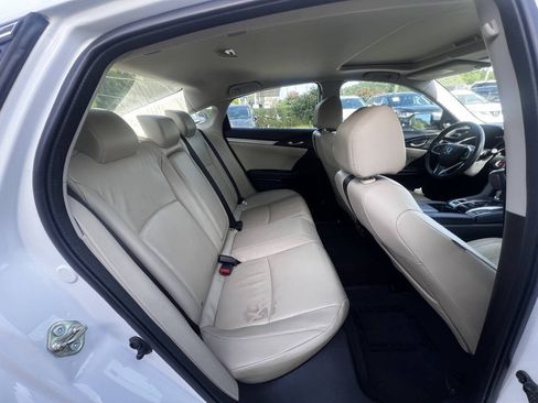 Used 2016 Honda Civic Touring image 11