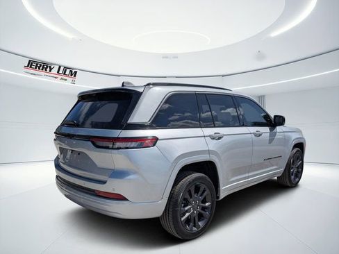 New 2026 Jeep Grand Cherokee Limited AWD/4WD image 3
