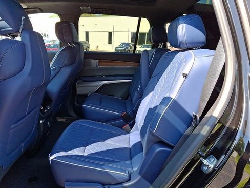 New 2026 Cadillac Vistiq Premium Luxury w/ LPO, Floor Liner Package AWD/4WD image 5
