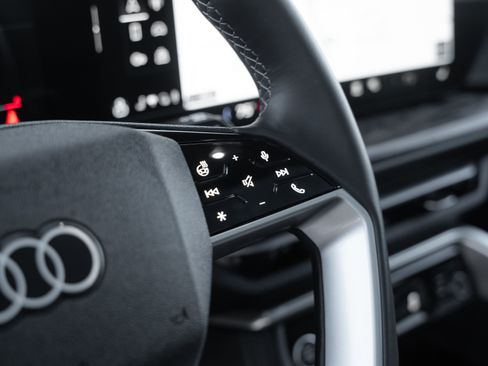 Certified 2025 Audi Q5 Premium w/ Convenience Package image 12