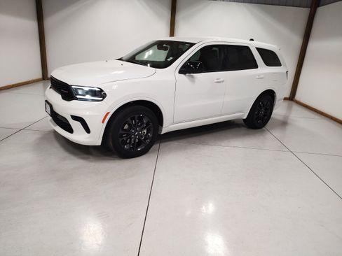 Used 2025 Dodge Durango GT AWD/4WD image 4