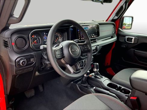 Used 2026 Jeep Wrangler Unlimited Rubicon AWD/4WD image 16