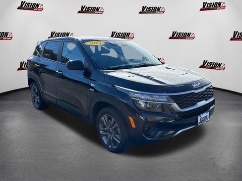 Certified 2023 Kia Seltos LX image 3