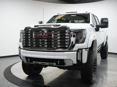 New 2026 GMC Sierra 2500 Denali w/ Denali Reserve Package image 3