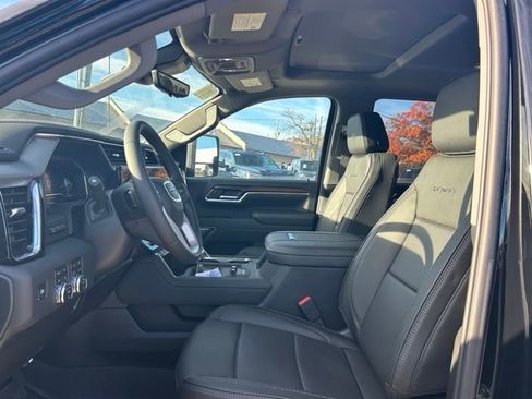 New 2025 GMC Sierra 2500 Denali w/ Denali Reserve Package image 10