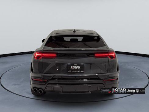 Used 2023 Lamborghini Urus Performante image 5