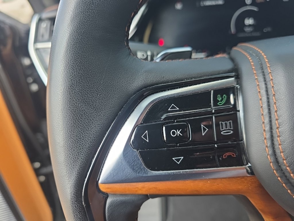 Used 2023 Jeep Grand Cherokee L Summit AWD/4WD image 20