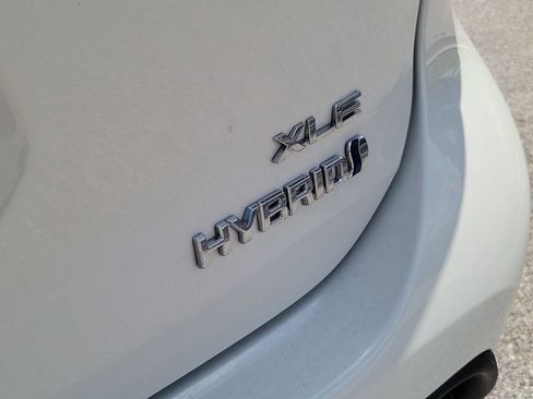 Used 2021 Toyota Highlander XLE FWD image 13