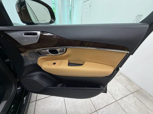 Used 2016 Volvo XC90 T6 Momentum w/ Momentum Plus Package AWD/4WD image 20