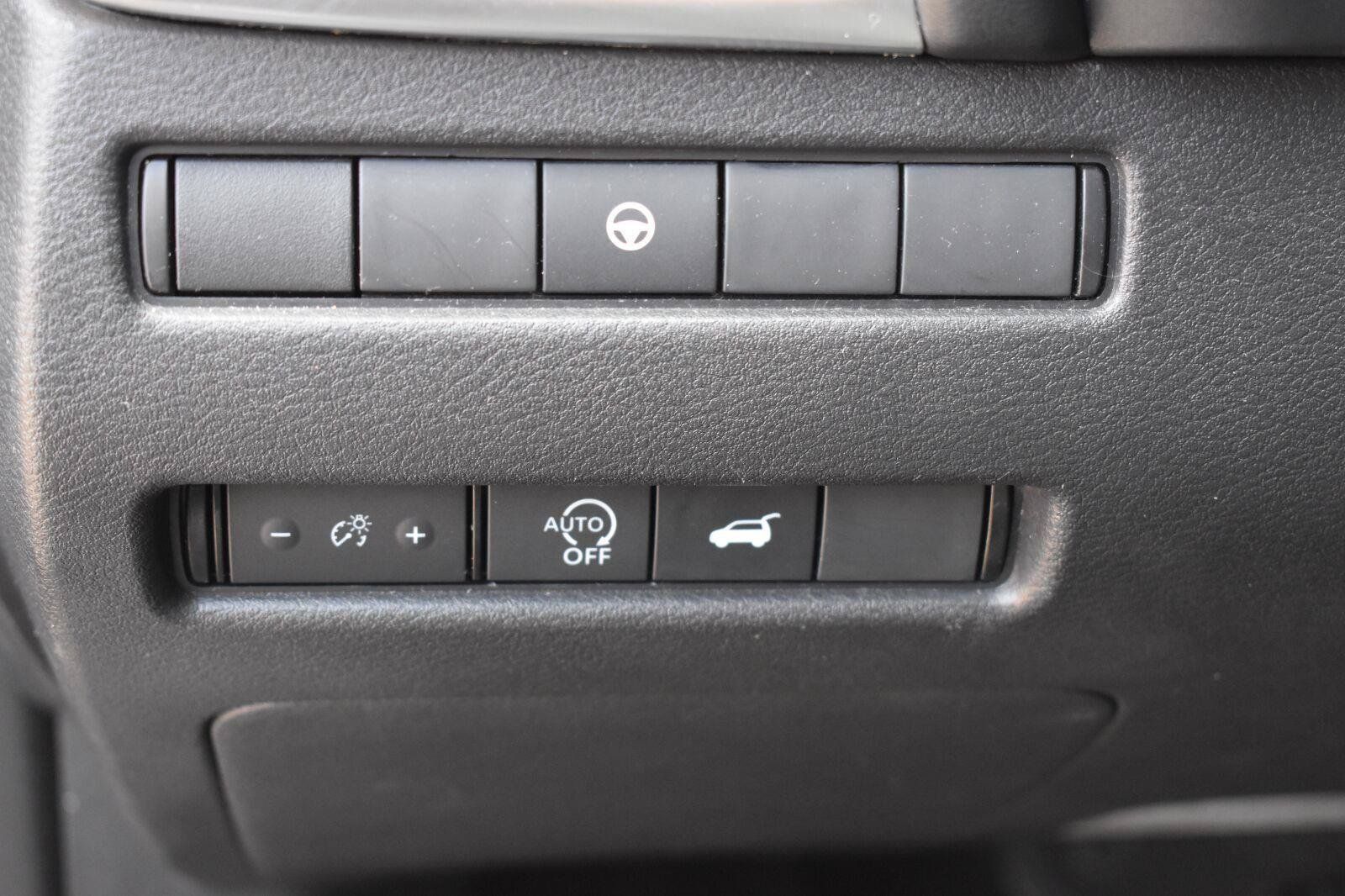Used 2024 Nissan Rogue SV AWD/4WD image 20