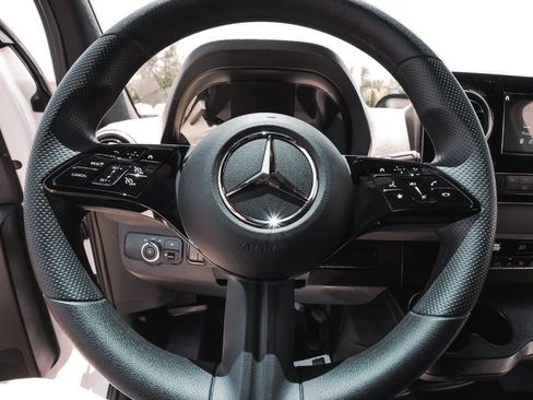 Used 2026 Mercedes-Benz Sprinter 2500 image 17