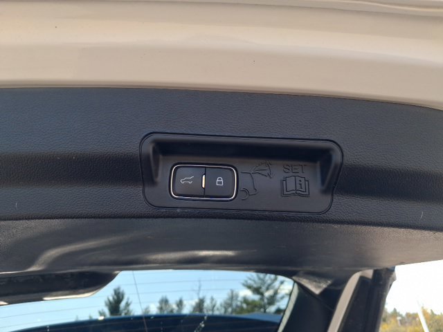Used 2020 Ford Explorer XLT AWD/4WD image 30