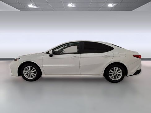 Used 2025 Toyota Camry LE w/ Convenience Package FWD image 2