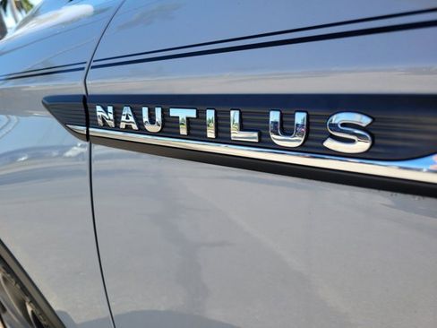 Certified 2022 Lincoln Nautilus Reserve w/ Equipment Group 202A image 9