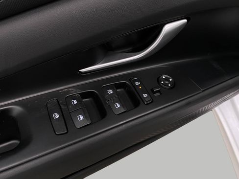 New 2026 Hyundai Elantra Limited FWD image 32