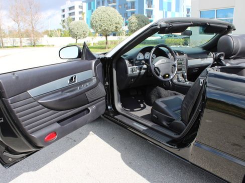 Used 2005 Ford Thunderbird 50th Anniversary image 14