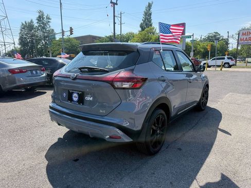 Used 2022 Nissan Kicks SR w/ Premium Package FWD image 6