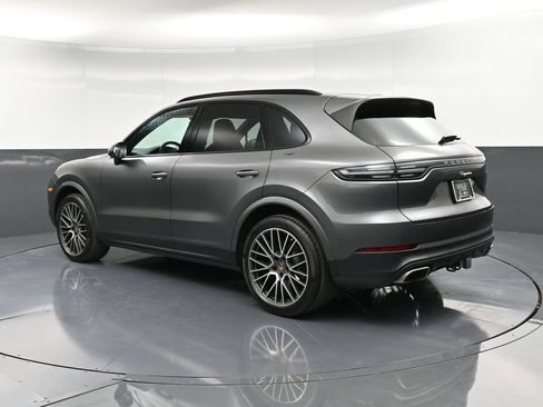 Certified 2022 Porsche Cayenne image 3