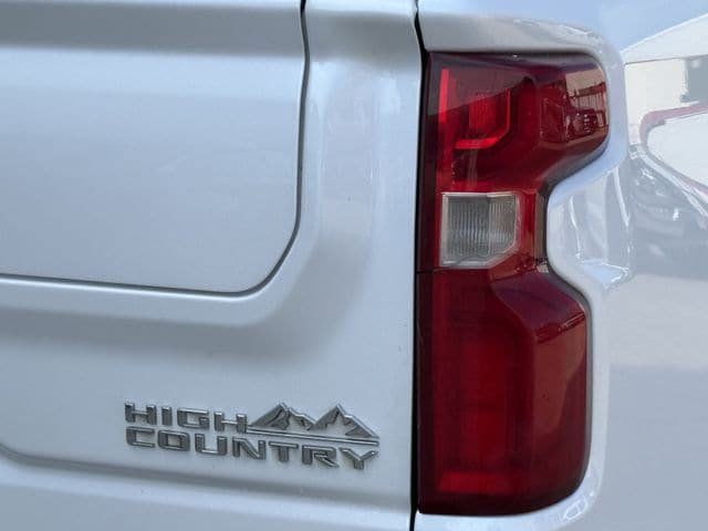 Used 2023 Chevrolet Silverado 1500 High Country w/ High Country Premium Package AWD/4WD image 7