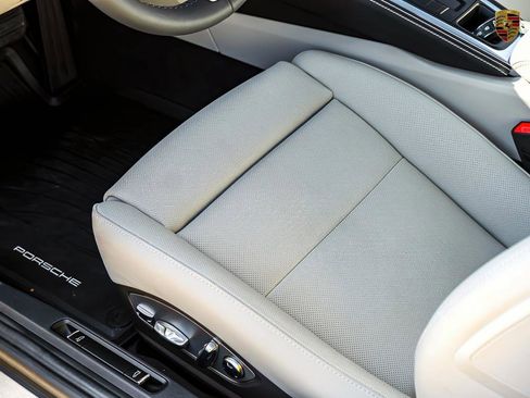 Used 2024 Porsche 718 Cayman Style Edition image 23