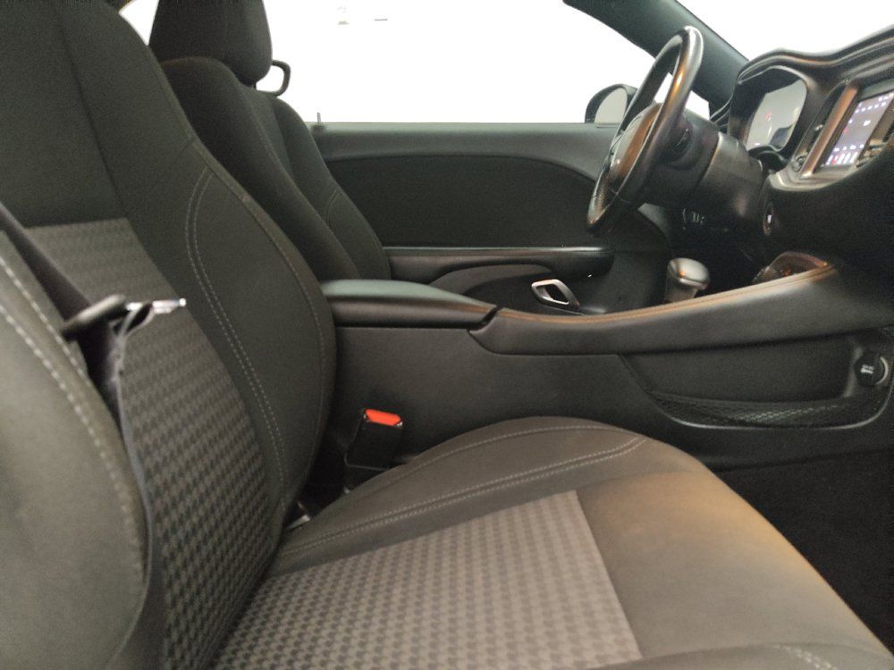 Used 2019 Dodge Challenger SXT RWD image 21