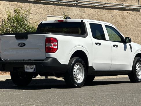 Certified 2025 Ford Maverick XL FWD image 3
