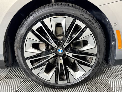 Used 2024 BMW 530i w/ Premium Package RWD image 31