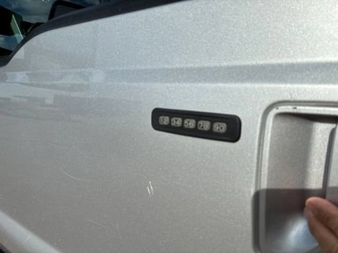 Used 2013 Ford F250 Lariat w/ Lariat Interior Pkg AWD/4WD image 6