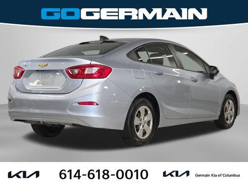Used 2017 Chevrolet Cruze LS FWD image 8