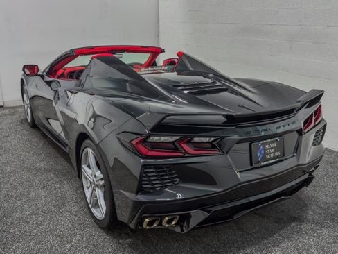 Used 2024 Chevrolet Corvette Stingray Premium Conv w/ Z51 Performance Package RWD image 4