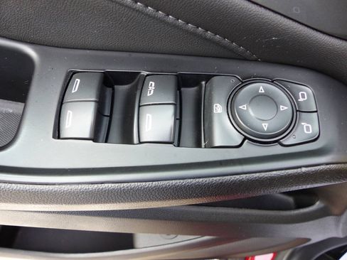 Used 2023 Chevrolet Traverse LT FWD image 20
