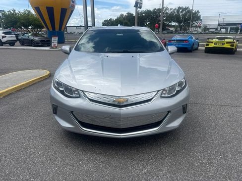 Used 2017 Chevrolet Volt LT FWD image 2