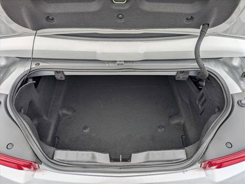 Used 2019 Chevrolet Camaro LT image 6