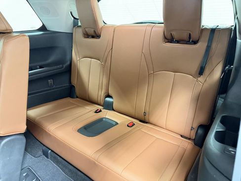 Used 2023 INFINITI QX60 Sensory w/ Vision Package AWD/4WD image 11
