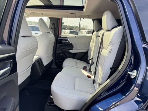 New 2025 Mitsubishi Outlander SEL image 11