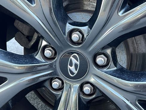 Used 2017 Hyundai Santa Fe Sport image 9