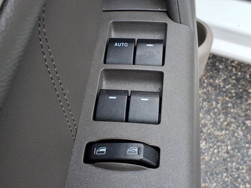 Used 2011 Ford Focus SEL w/ 301A Rapid Spec Order Code image 7