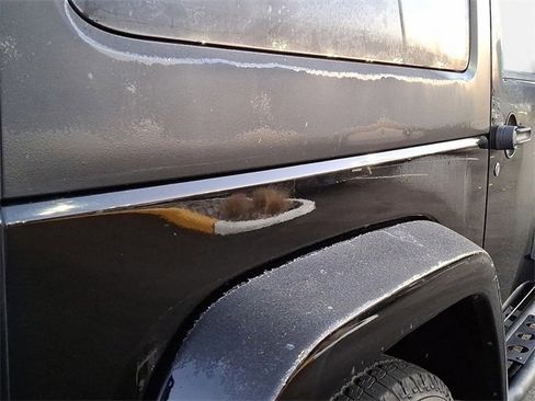 Used 2016 Jeep Wrangler Sahara image 10