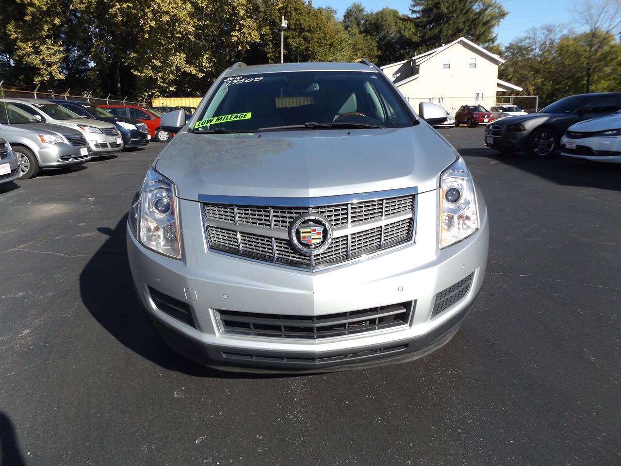 Used 2010 Cadillac SRX Luxury FWD image 2