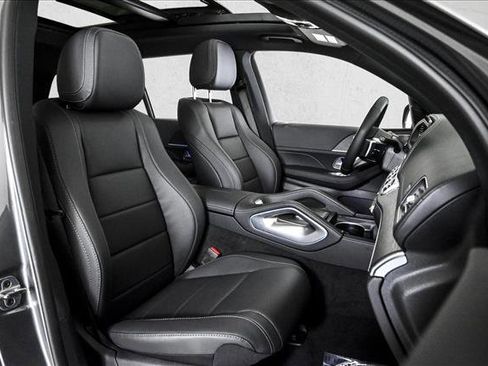 Certified 2025 Mercedes-Benz GLS 450 4MATIC image 17