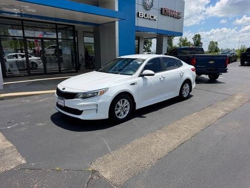 Used 2018 Kia Optima LX w/ Convenience Package FWD image 2