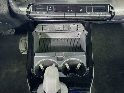 Used 2024 Toyota Prius LE image 38