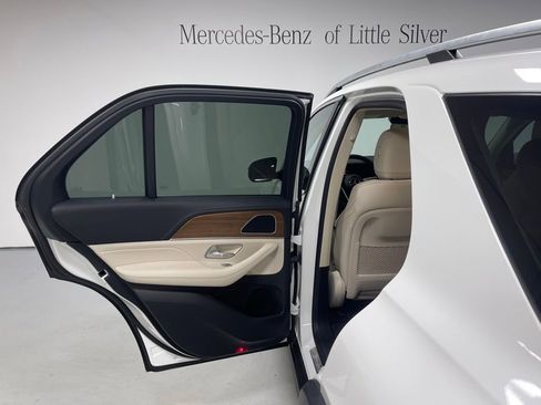 Used 2024 Mercedes-Benz GLE 350 4MATIC image 23