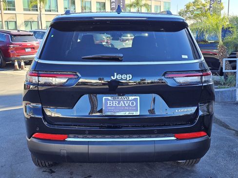 New 2025 Jeep Grand Cherokee L Laredo image 6