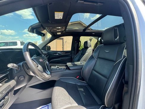 Used 2021 Cadillac Escalade ESV Sport AWD/4WD image 19